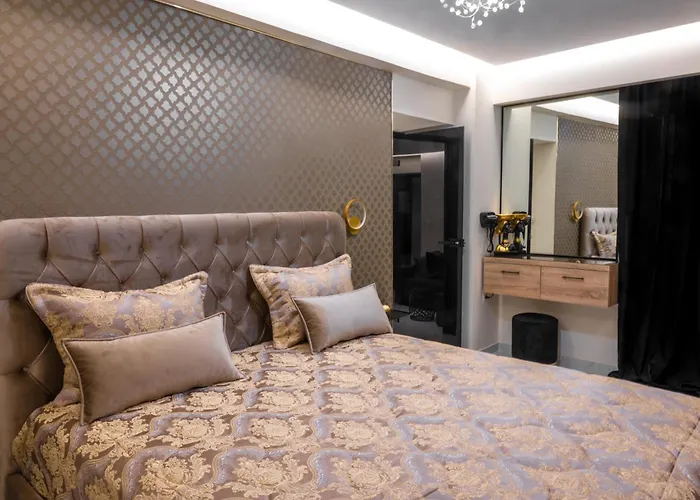 Odysseus Luxury House